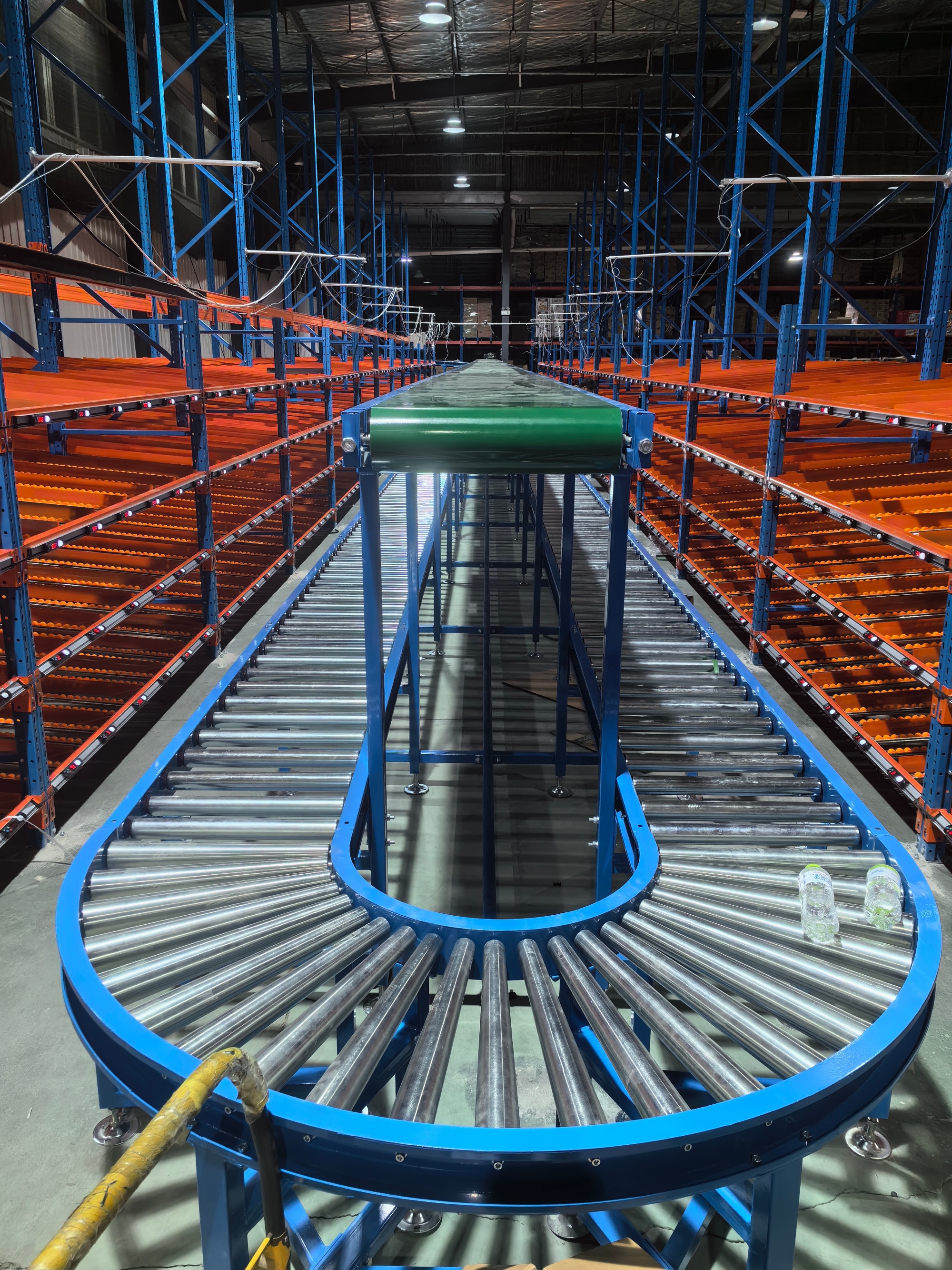 Flow Through Rack System Features