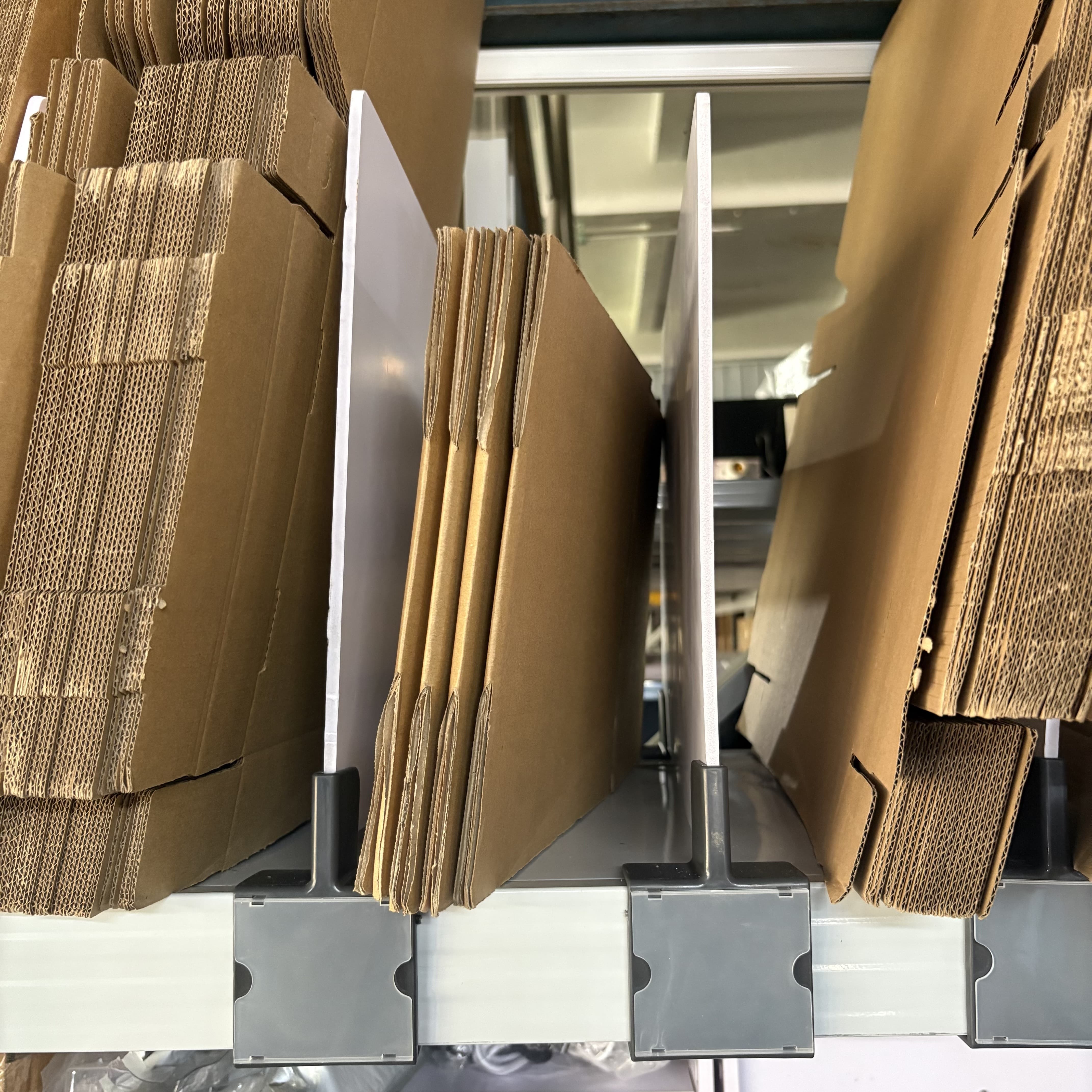 Isolation net aisle divider