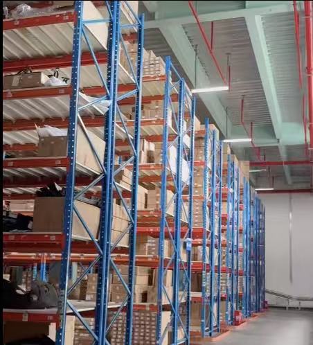 Very Narrow Aisle Pallet Racking VNA Rack Heavy Duty Warehouse Storage Racking System Customized