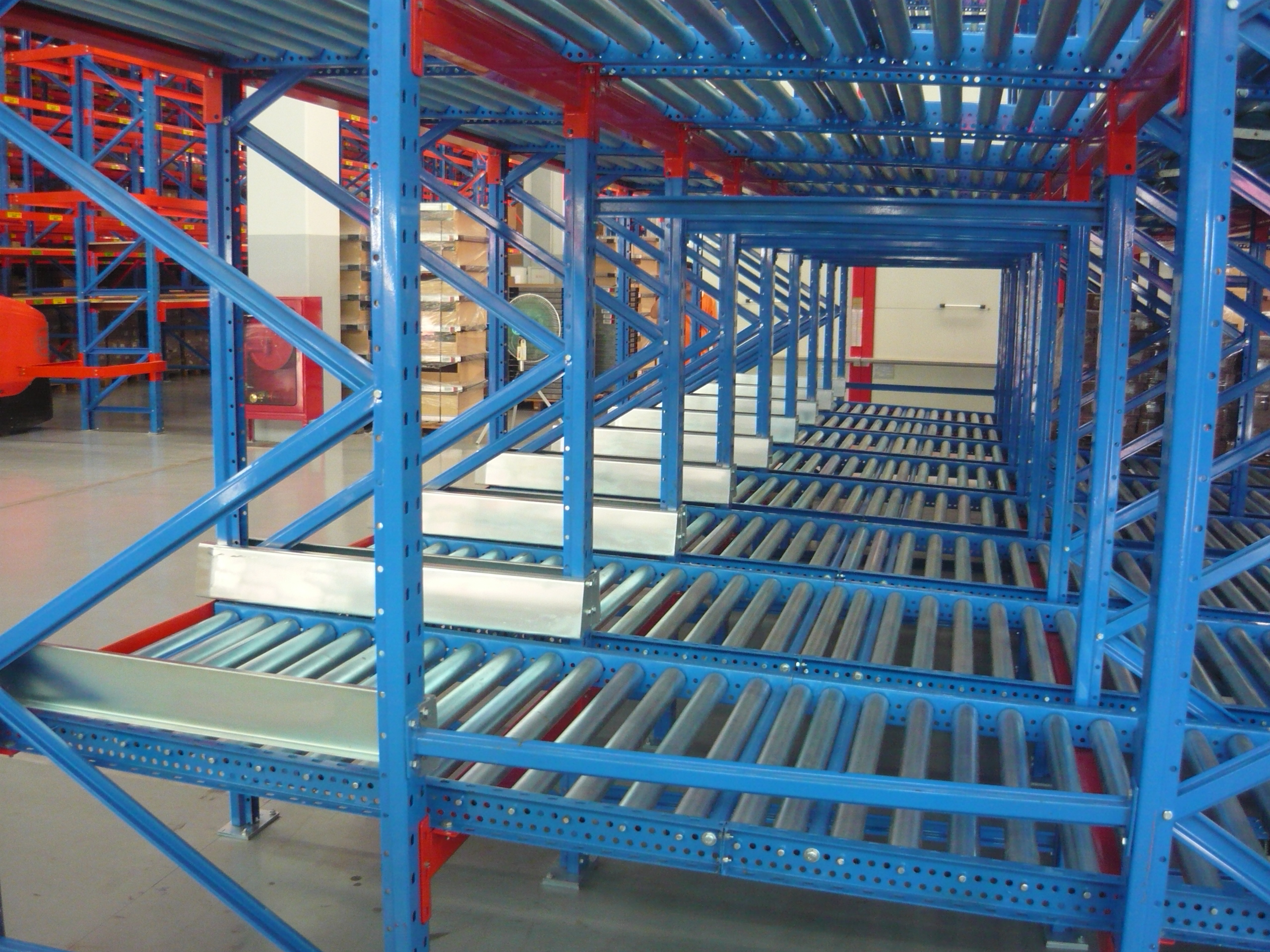 Pallet Flow Rail Gravity Racking Pallet Flow Racks FlFO Storage Rack Gravity Live Rack for Industrial Warehouse