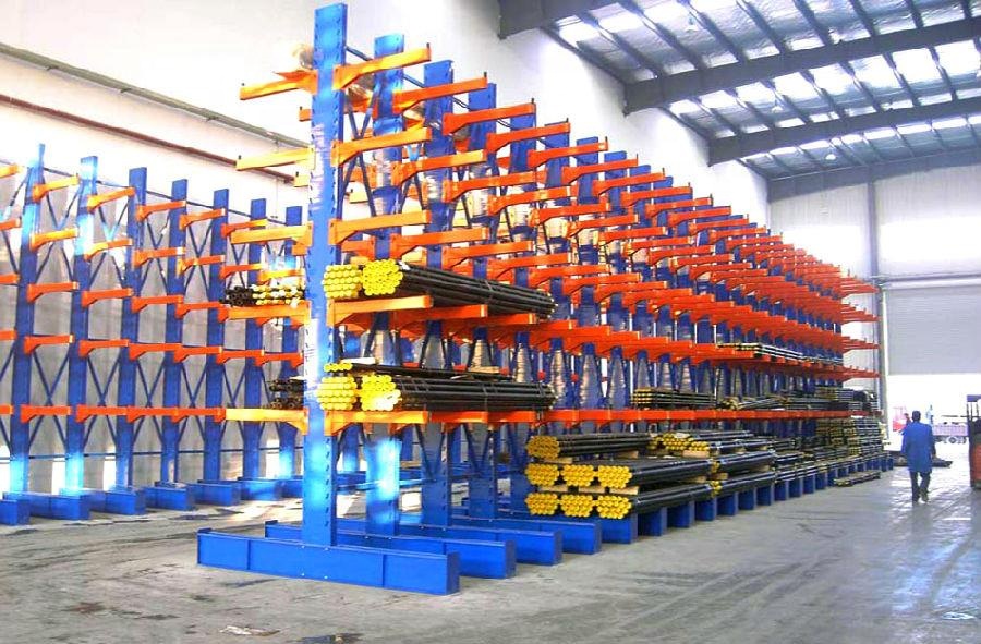 Heavy Duty Industrial Cantilever Racking System Steel Warehouse Shelves For Storage Durable For Warehouses Industrial Settings