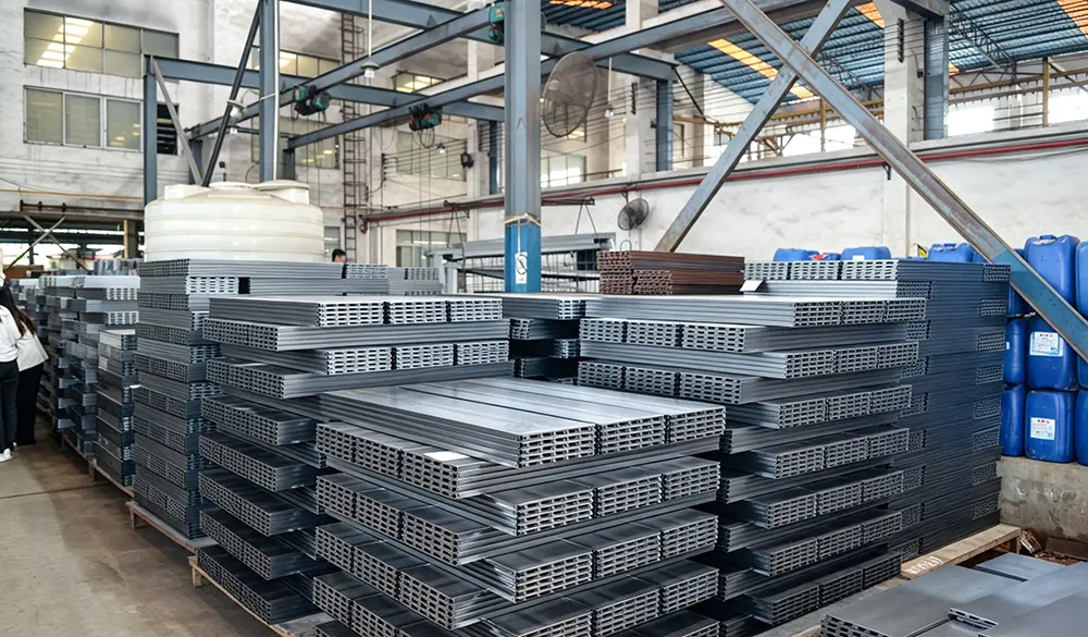 Massive monthly production capacity of steel racking