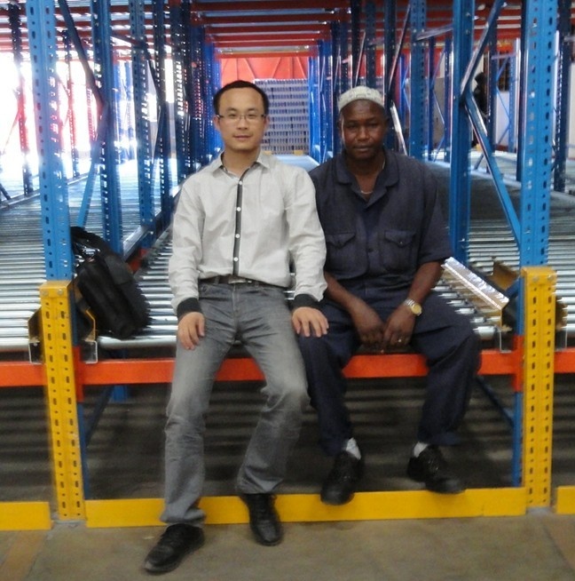 2025 Hot Sell Gravity Pallet Racking Industrial Shelves Flow Stainless Roller Racks