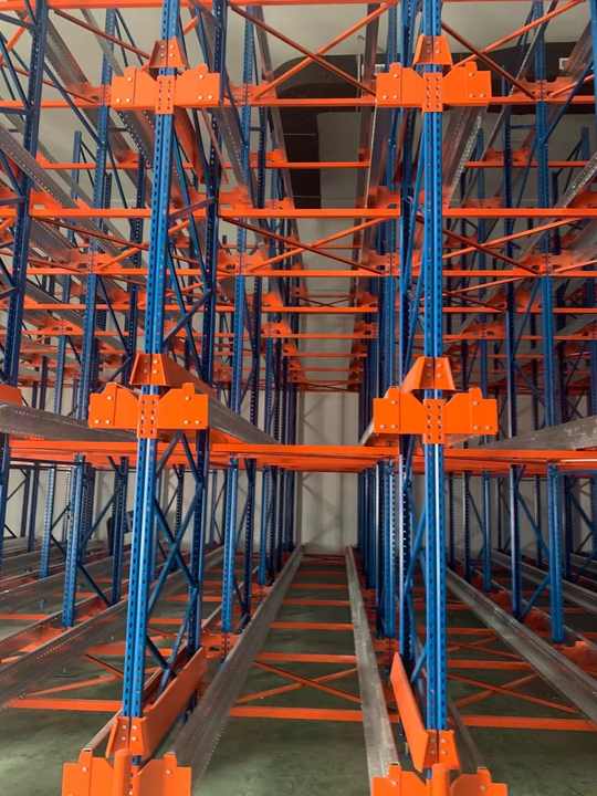 Direct Factory High Quality 5 Iron Pallet Storage Rack Shuttle Rack System High-Density Drive-In Free Layout Design For