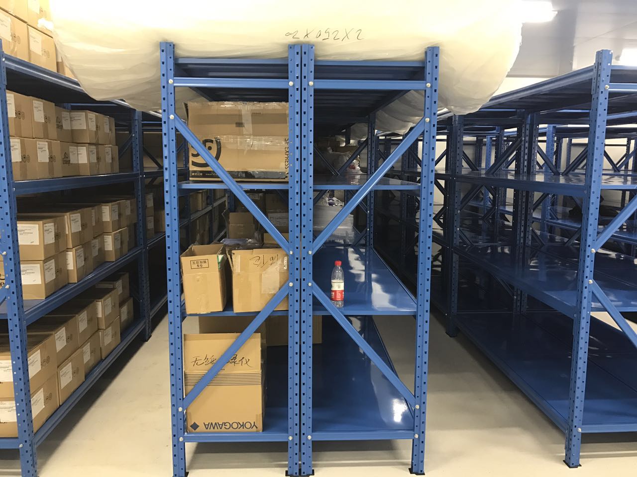 Factory Customized Steel Light Duty Industrial Storage Shelves 4 Layer Warehouse Rack System 200kg Capacity Storage Rack