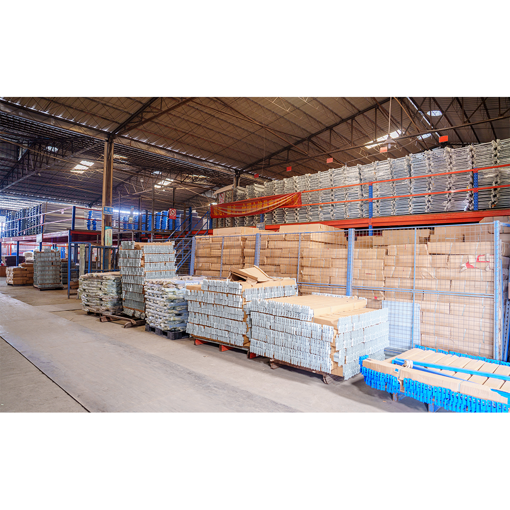 Warehouse pallet rack beam