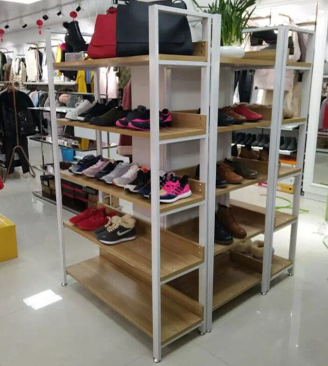 Display rack feature