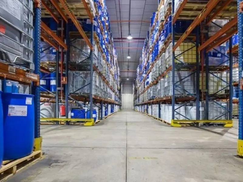 Chemical warehouse heavy-duty storage