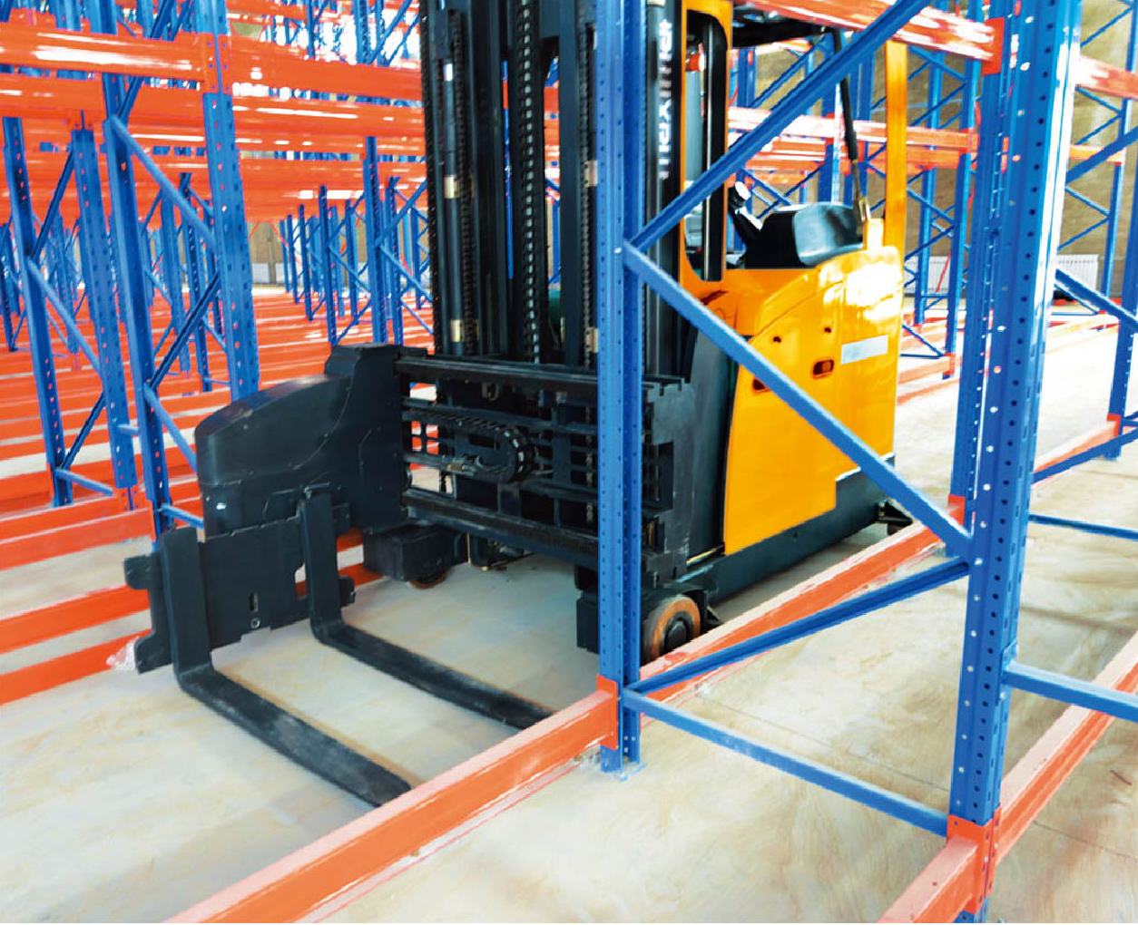 Narrow Aisle Rack Warehouse Operation
