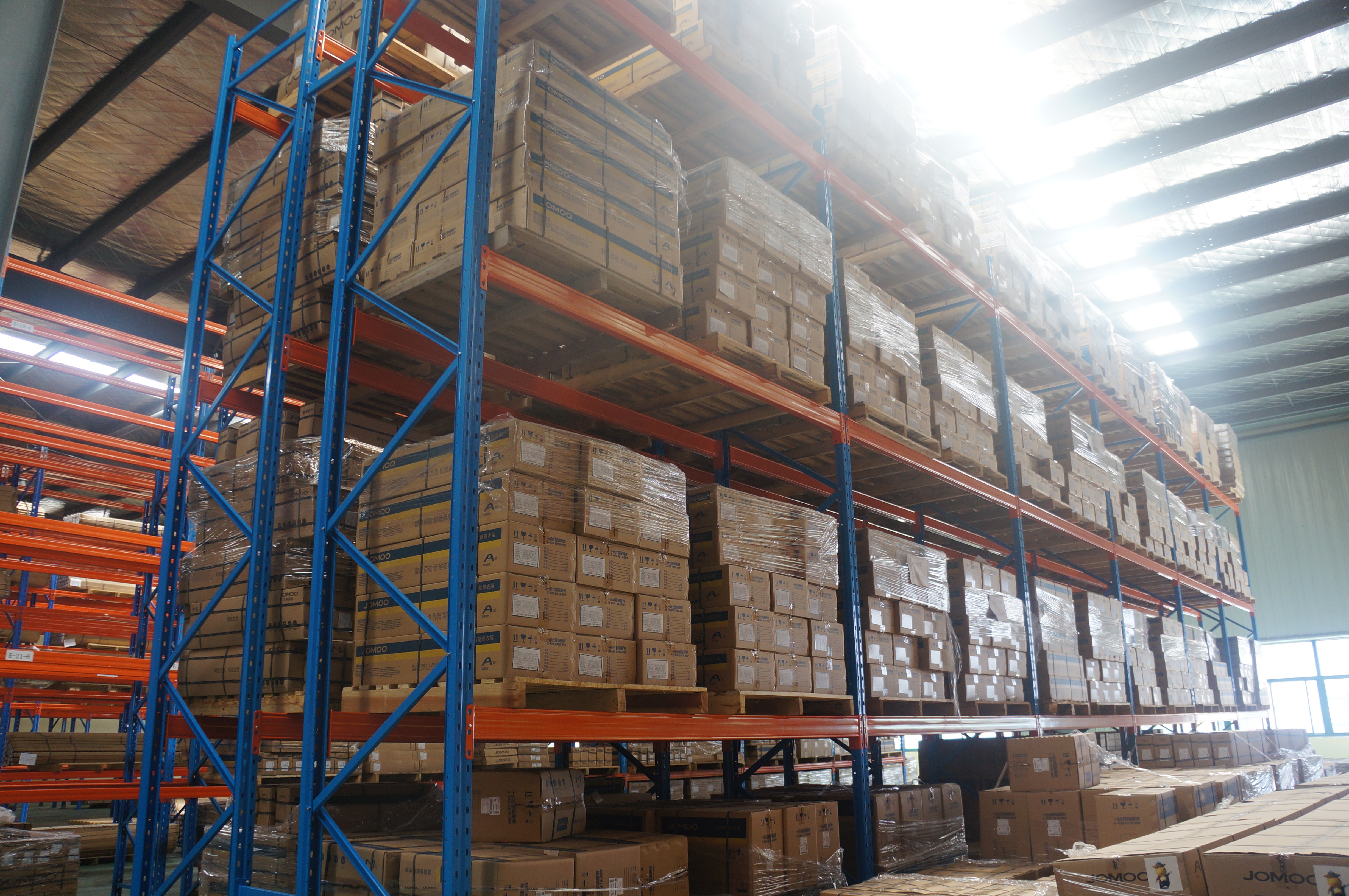 Industrial Steel Selective Pallet Rack Galvanized Powder Coated Corrosion Protection Screw Assembly Warehouse Garage Storage