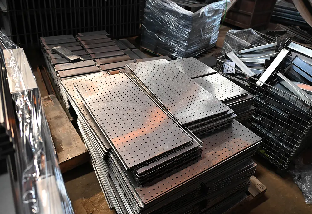 Robotic welding cell joining beam connectors