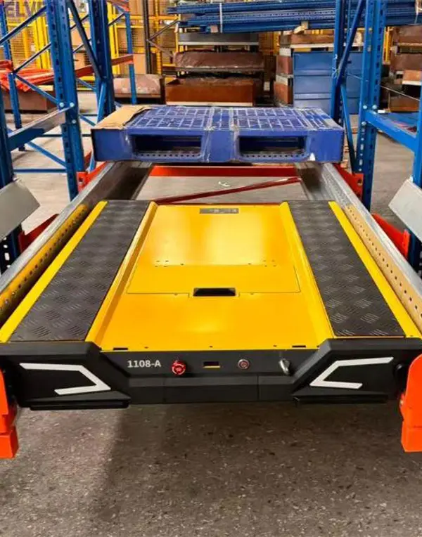 Radio shuttle racking system for pineapple cold storage in Malaysia