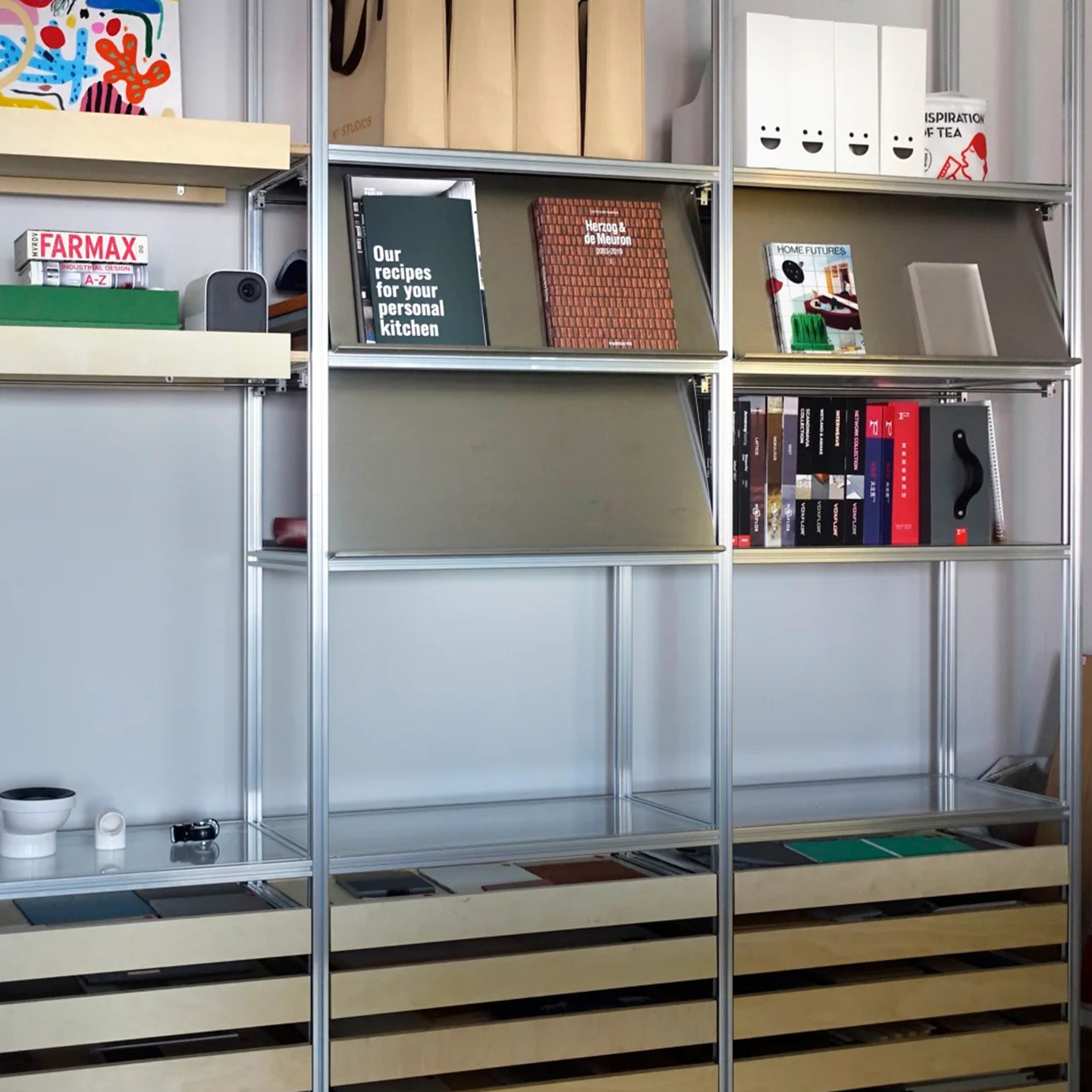 Custom Size Tall Open Display Shelving Aluminum Structure Rack with Slanted Back Panel and Wooden Shelves